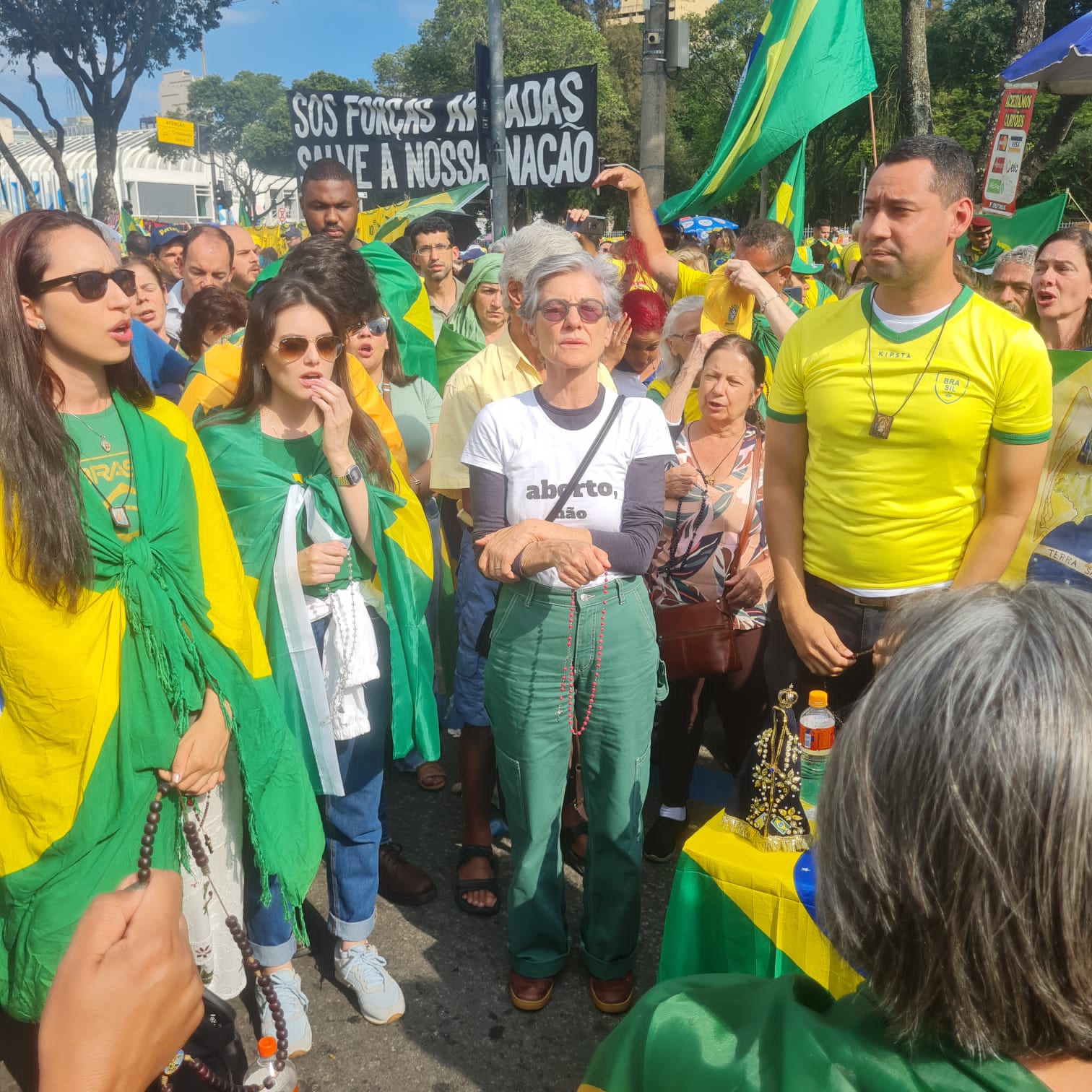 Cássia Kis em manifestação no Rio de Janeiro