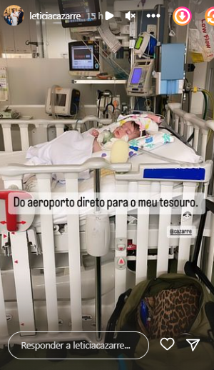 Leticia Cazarré se despede da família para voltar ao hospital onde a filha caçula está internada