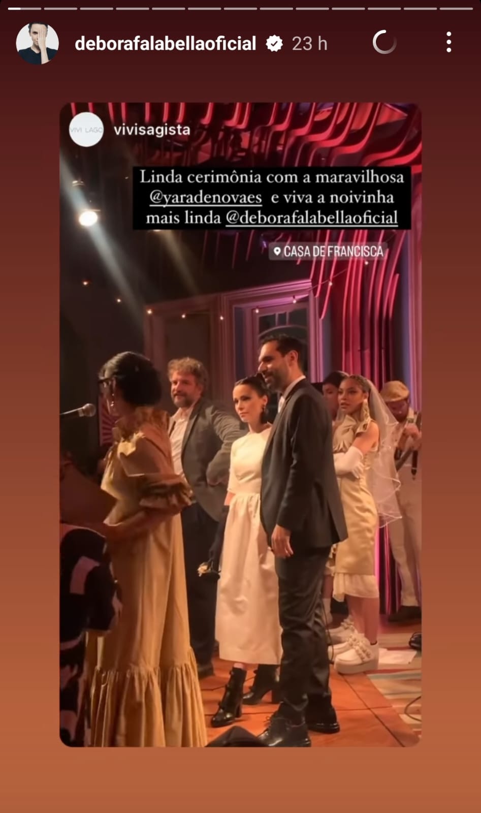 Débora Falabella escolhe vestido diferentão para o seu casamento - Instagram