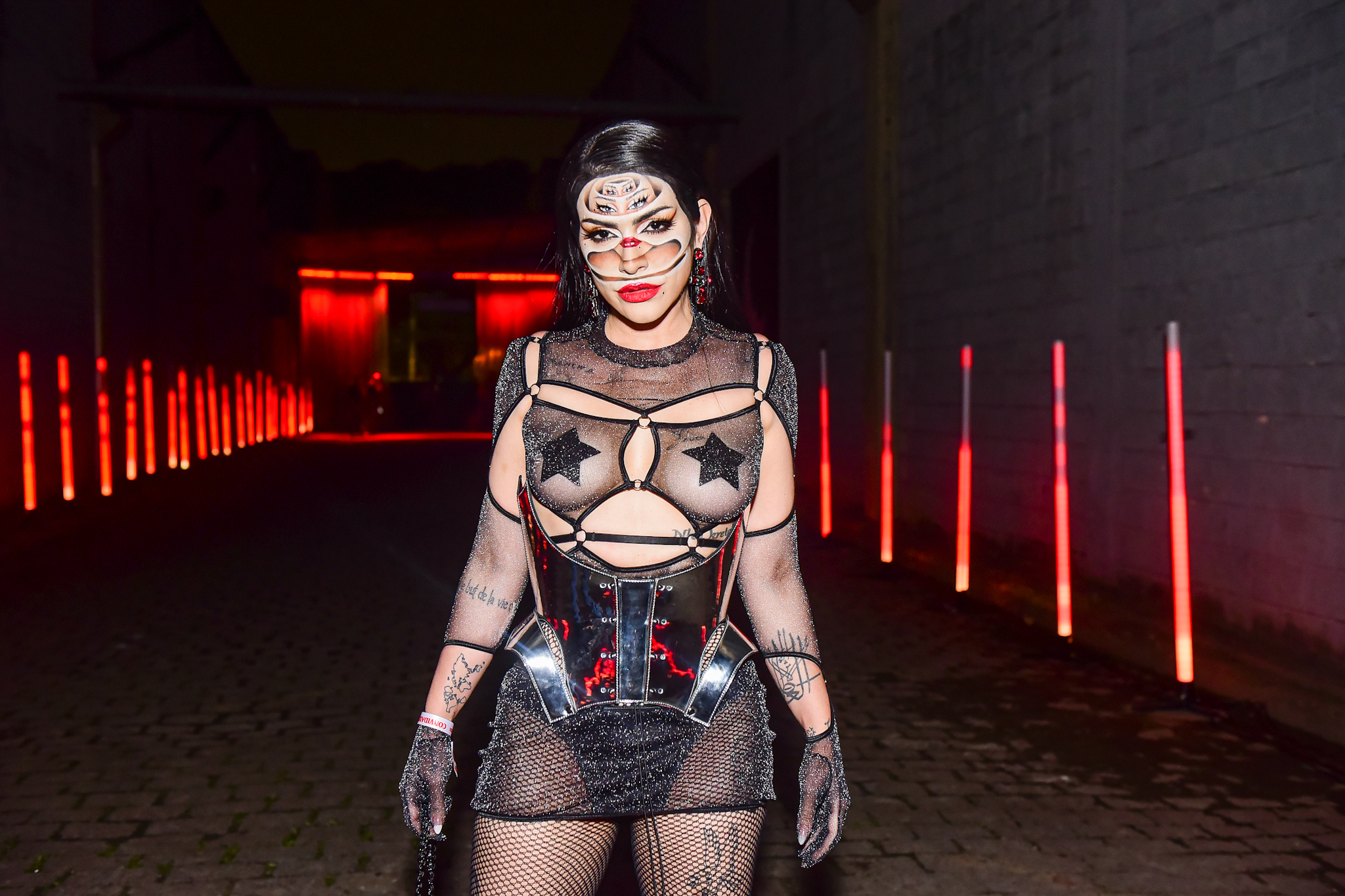 Cleo, Pabllo Vittar e Gloria Groove capricham nos looks para festa de Halloween