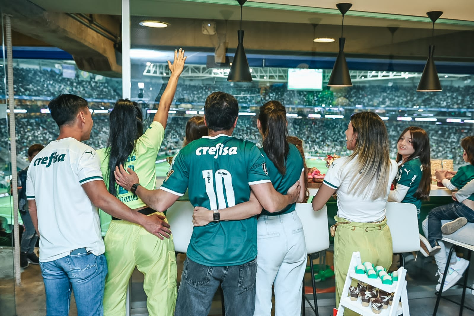 Claudio Macedo faz festa para celebrar o aniversário das filhas