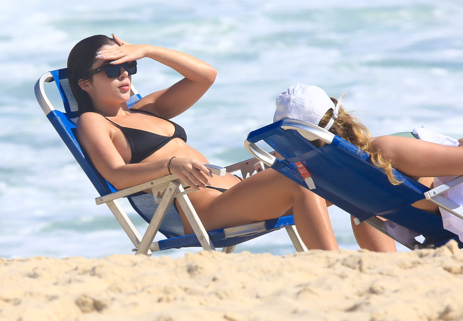 Jade Picon na praia