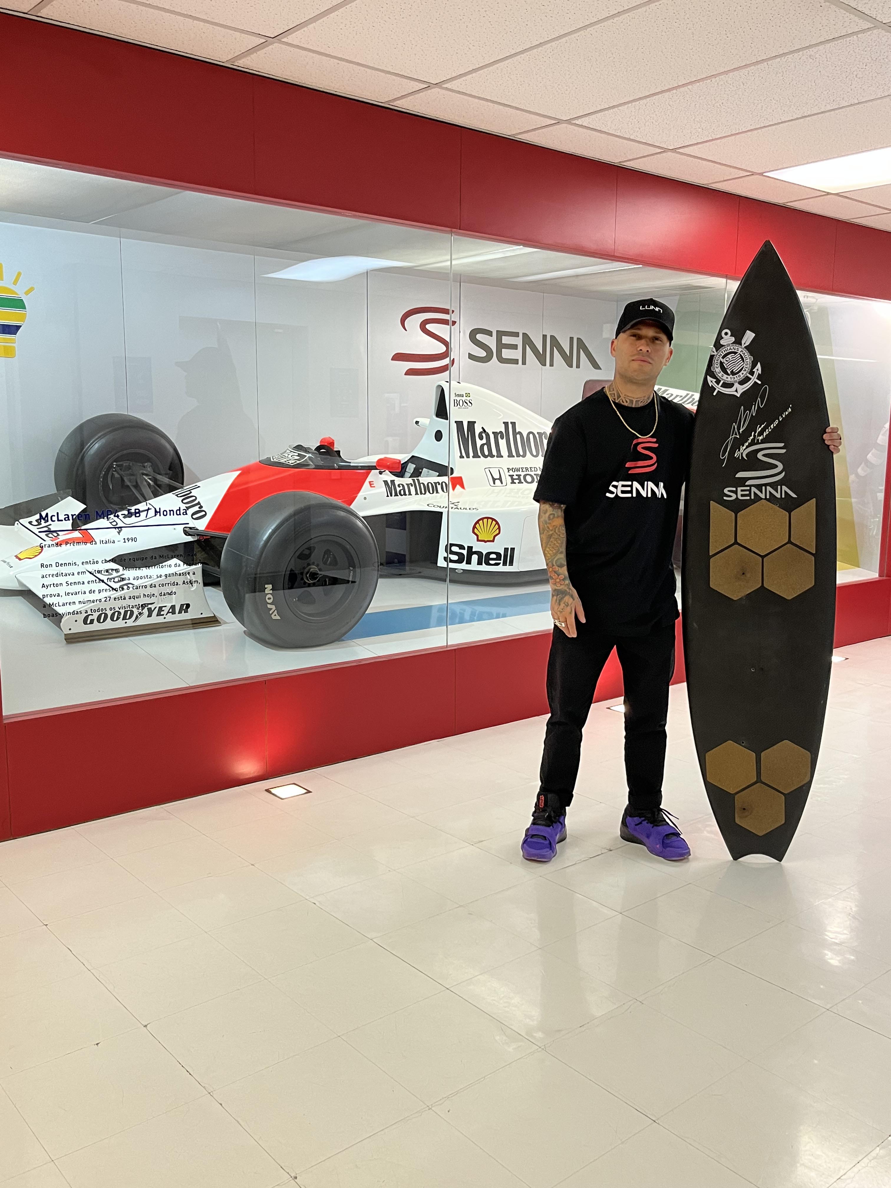 Ayrton Senna será homenageado por Marcelo Luna nas ondas gigantes