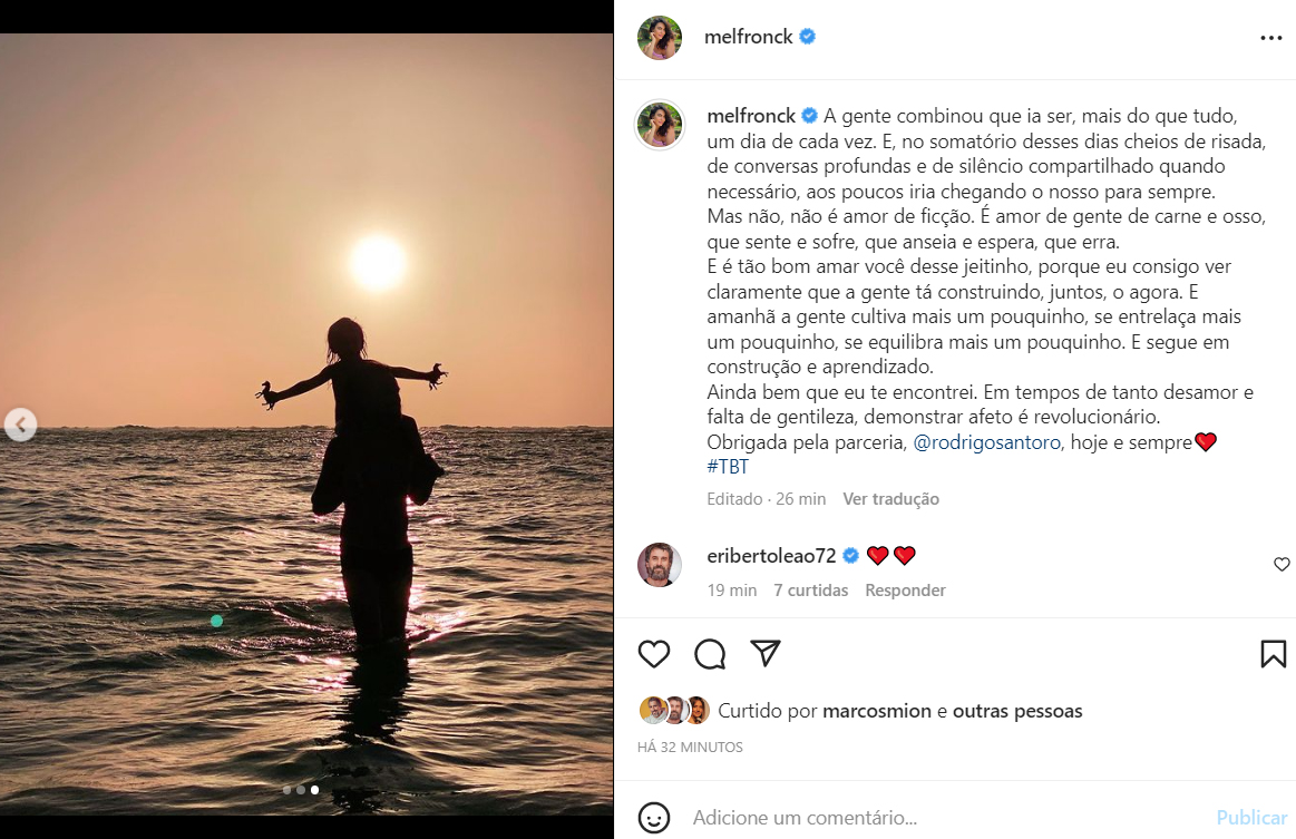 Mel Fronckowiak mostra fotos da família