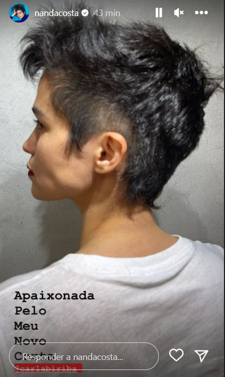 Nanda Costa aparece com o cabelo curto