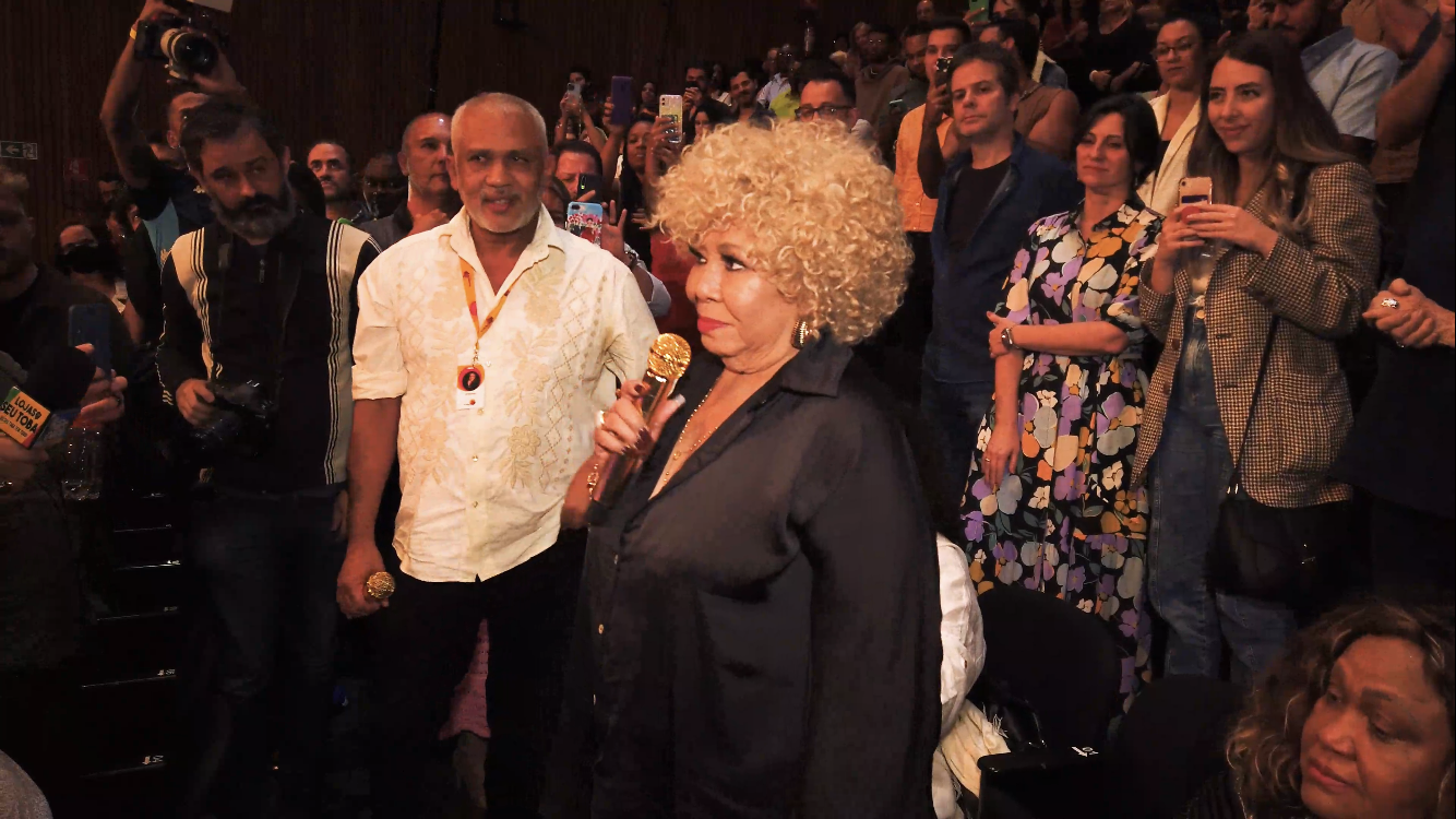 Alcione se emociona ao assistir musical em sua homenagem em São Paulo