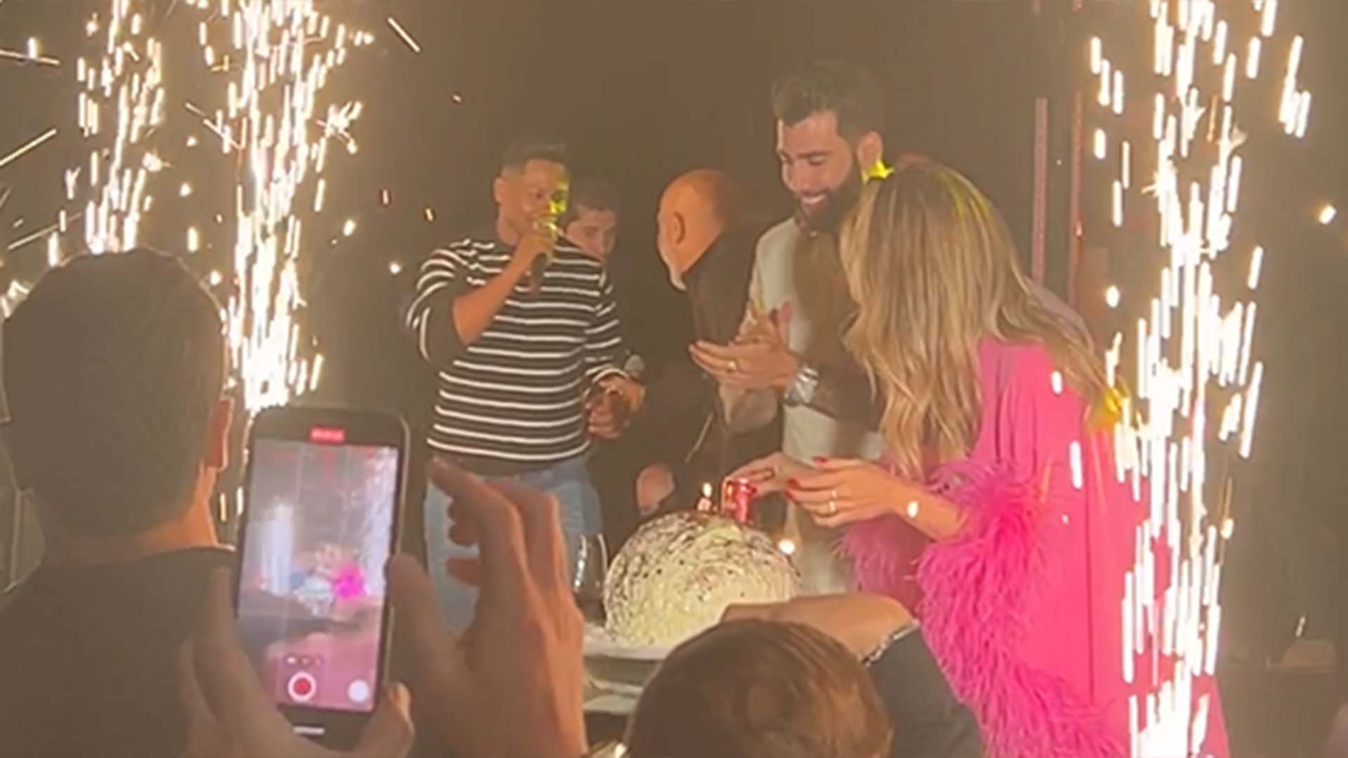 Gusttavo Lima comemora seu aniversário com os amigos