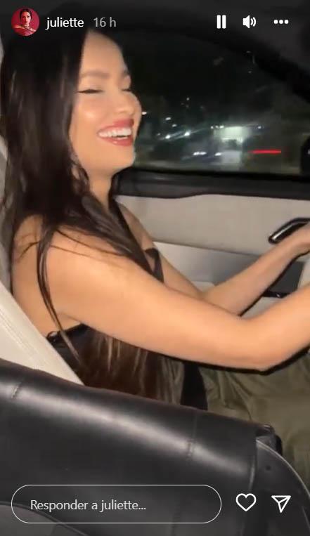 Juliette Freire em carro de luxo