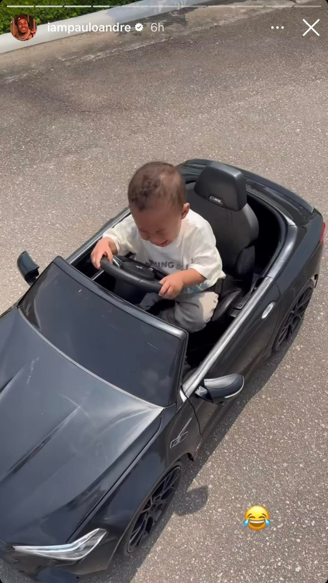 Paulo André exibe filho se divertindo em carrinho elétrico. Reprodução/Instagram 