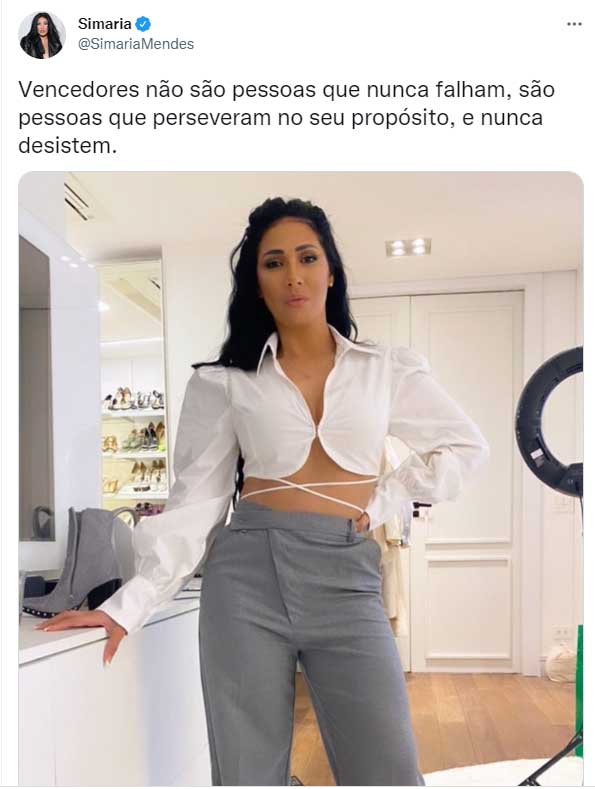 Simaria mostra seu novo look