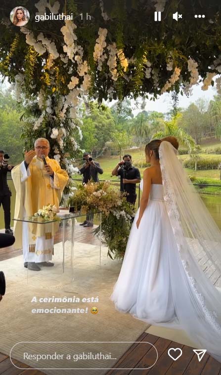 Teo Teló se casa com Gabi Luthai