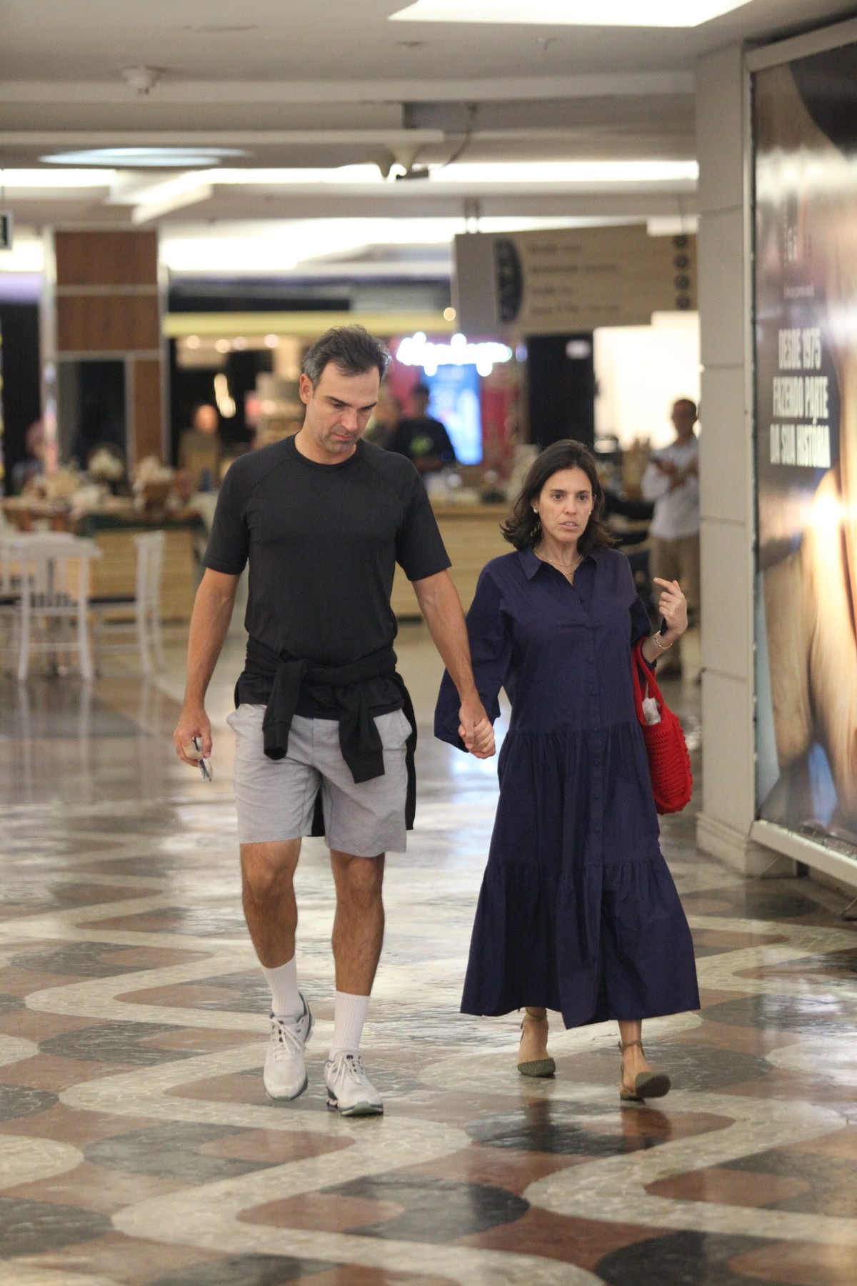 Tadeu Schmidt curte passeio com a esposa, Ana Cristina