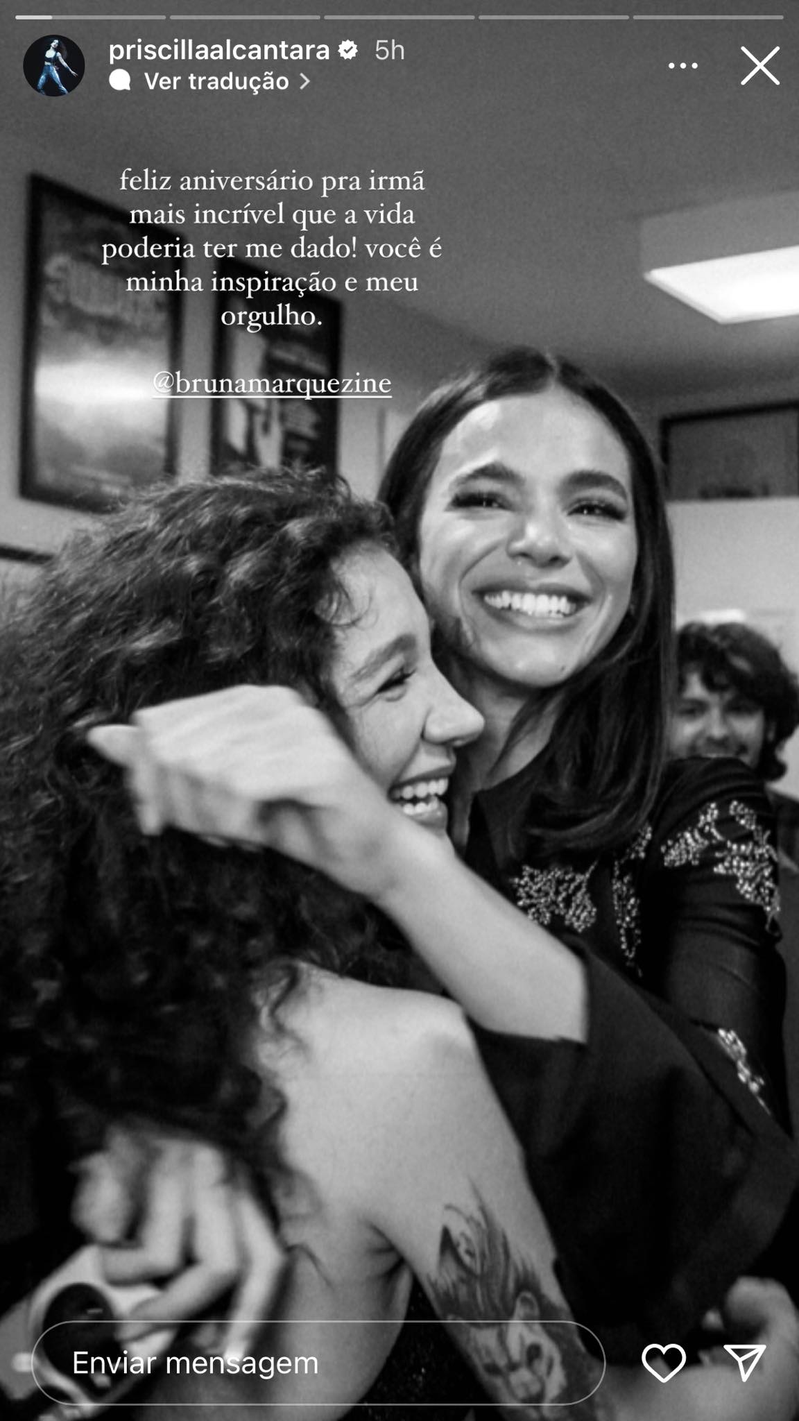 Priscilla Alcântara mostra prints de conversas com Bruna Marquezine em data especial