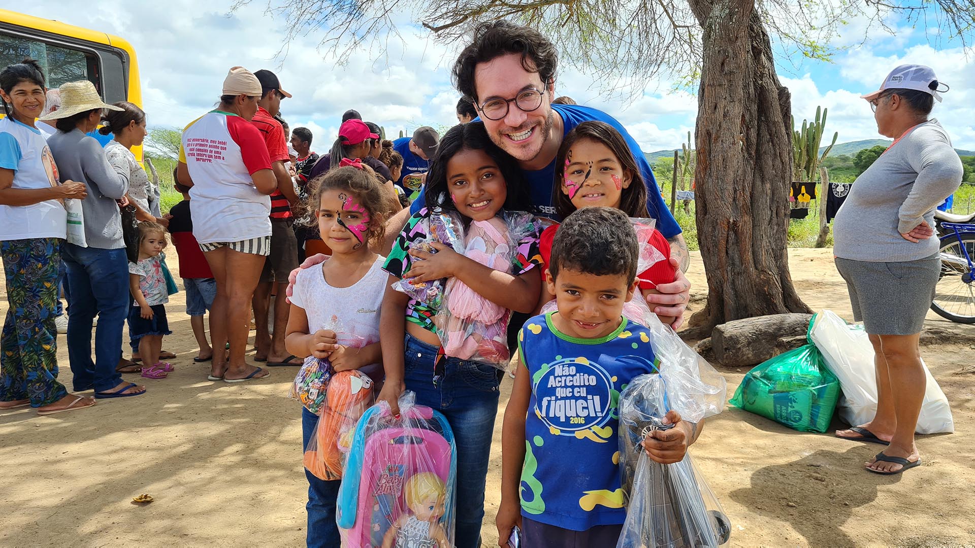 Time de personalidades leva amor e esperança ao Sertão