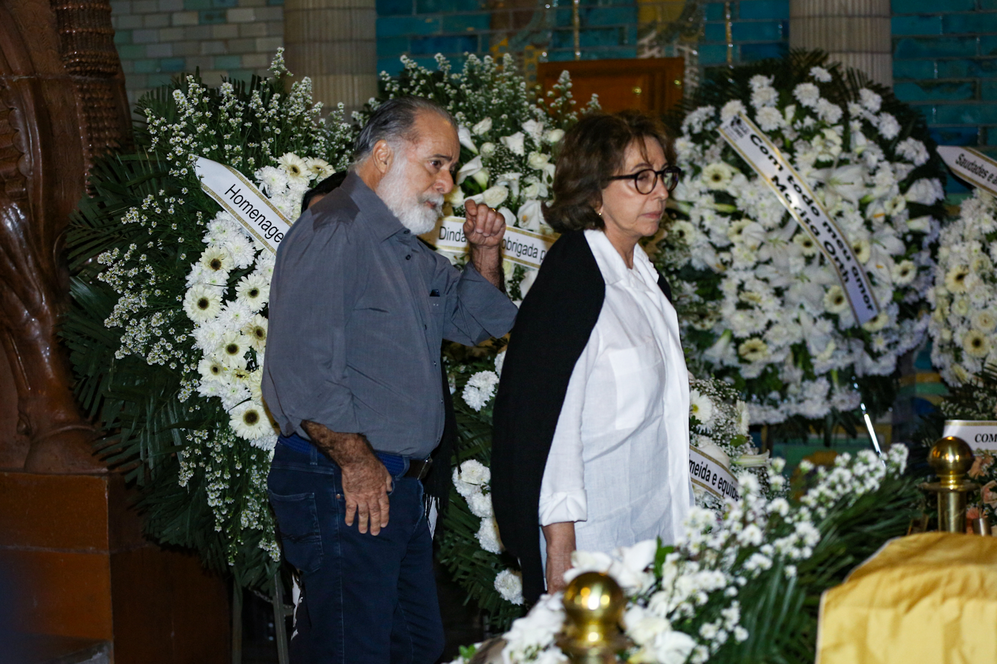 Famosos no velório de Aracy Balabanian