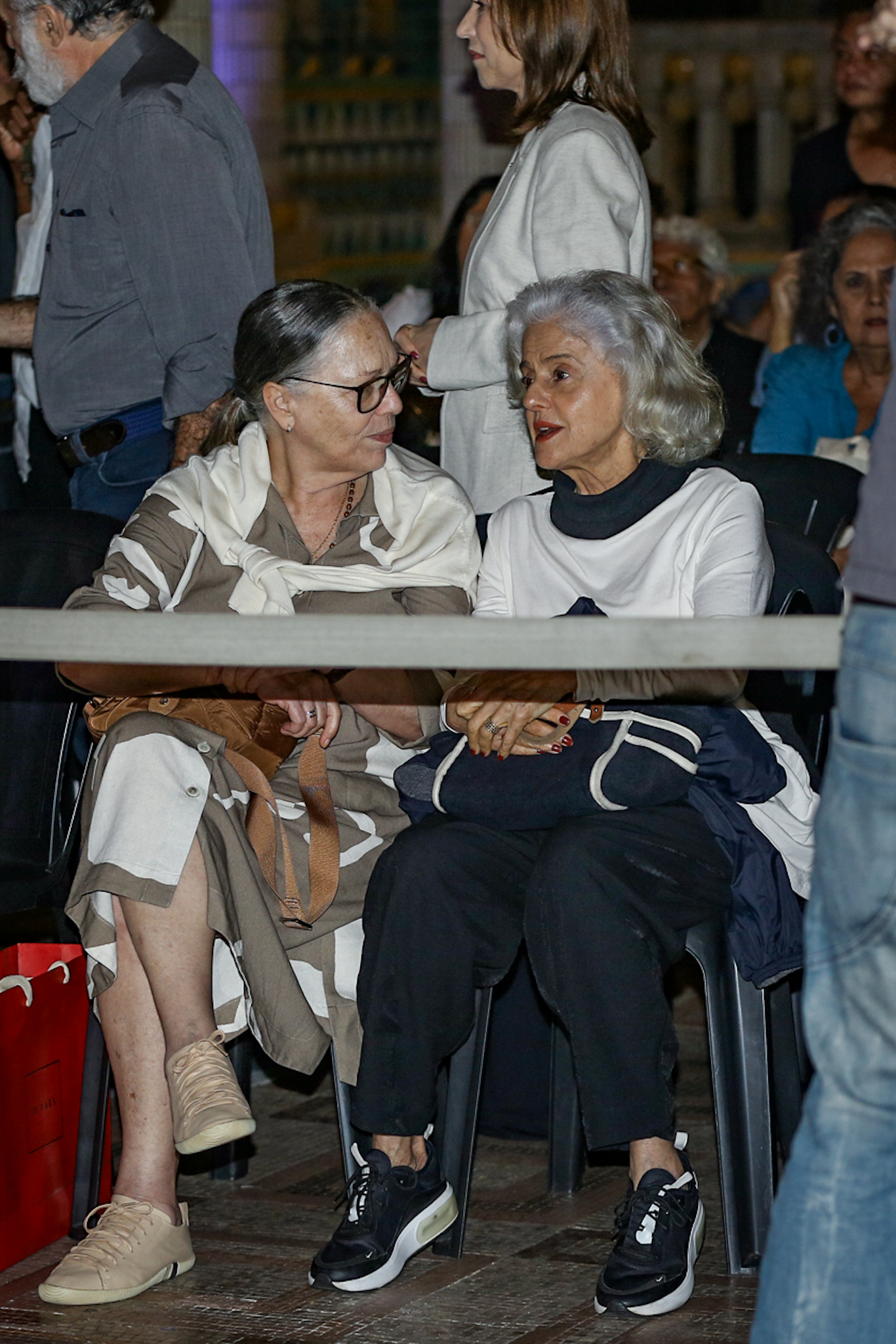 Famosos no velório de Aracy Balabanian