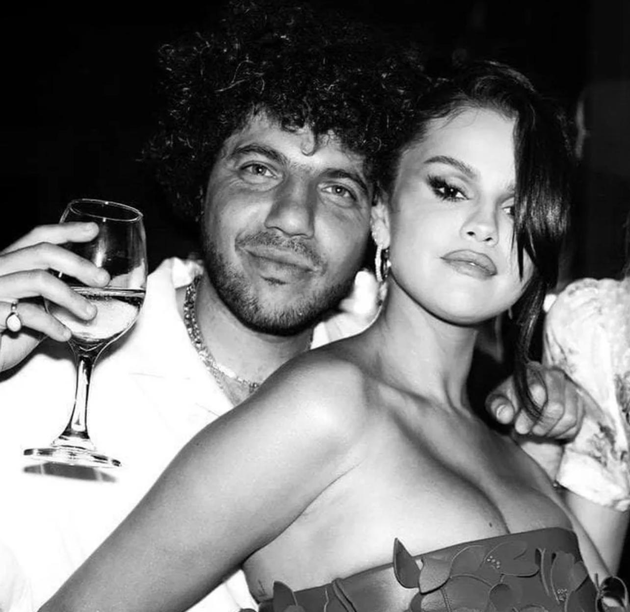 Selena Gomez assume namoro com Benny Blanco