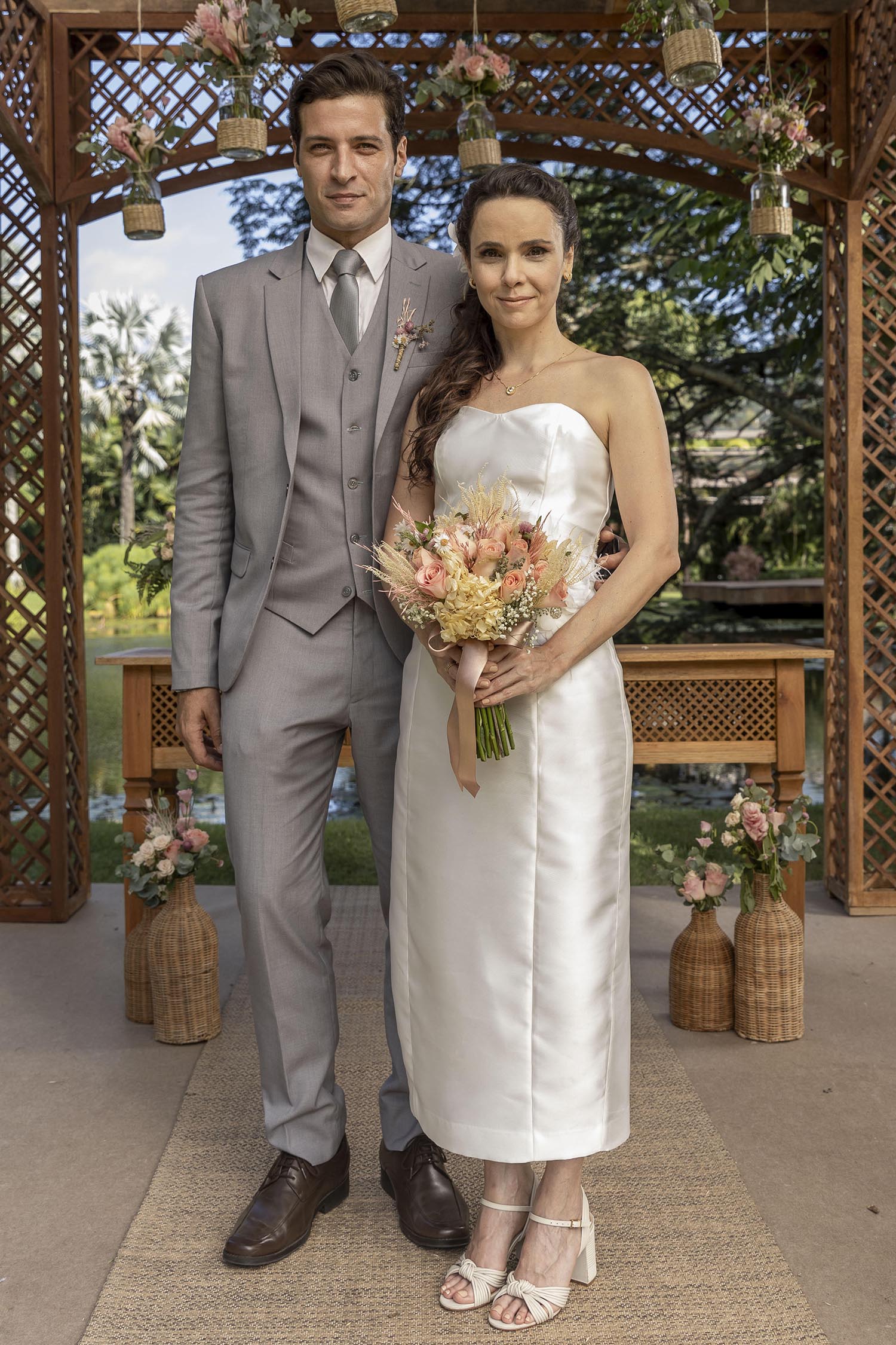 Casamento de Marino (Leandro Lima) e Lucinda (Débora Falabella) na novela Terra e Paixão