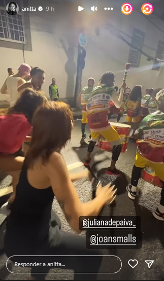 Anitta curte Carnaval pelas ruas de Salvador