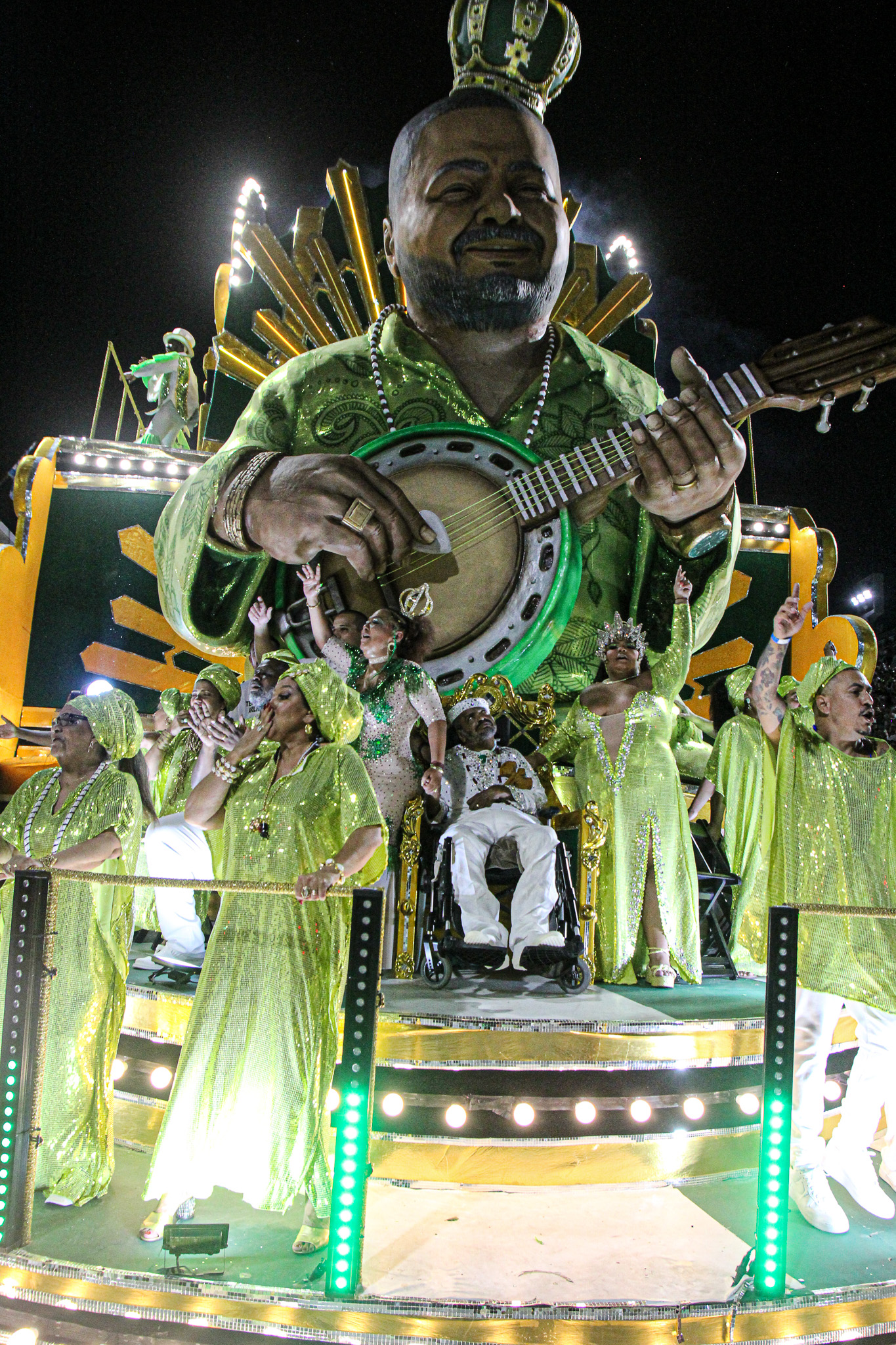 Arlindo Cruz no desfile da Império Serrano