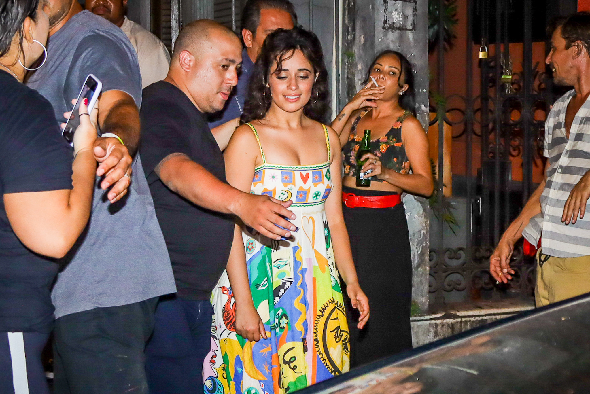 Camila Cabello é fotografada no Rio de Janeiro