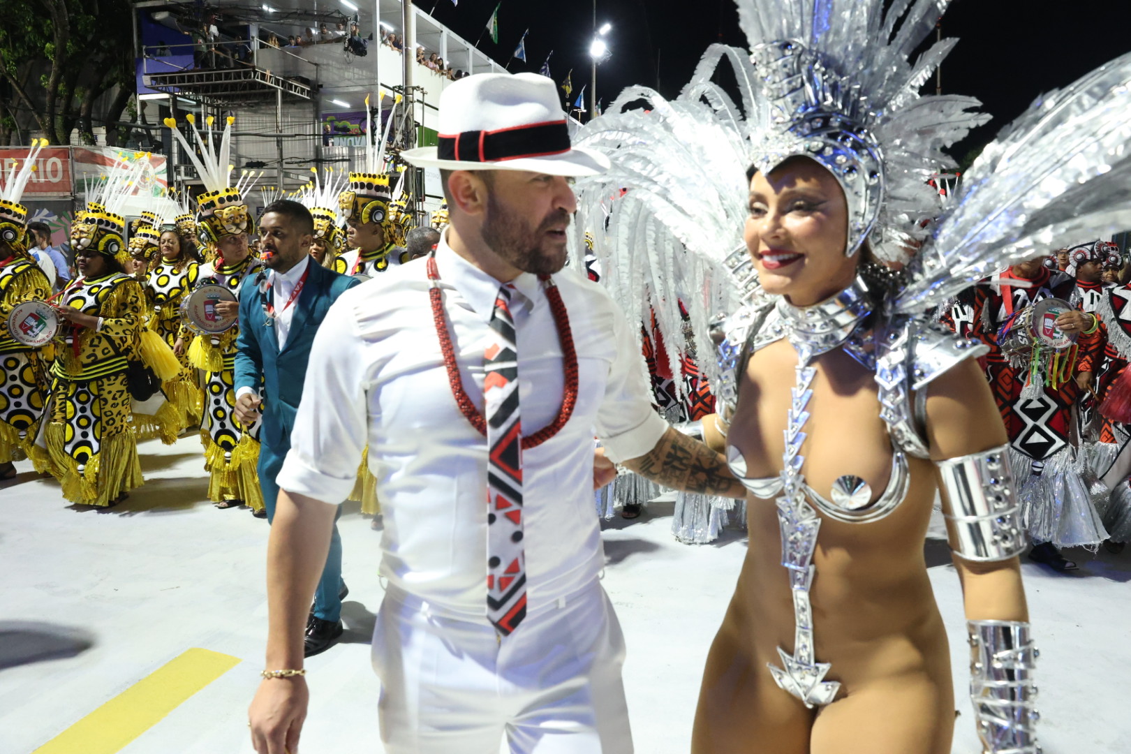 Paolla Oliveira e Diogo Nogueira na Sapucaí