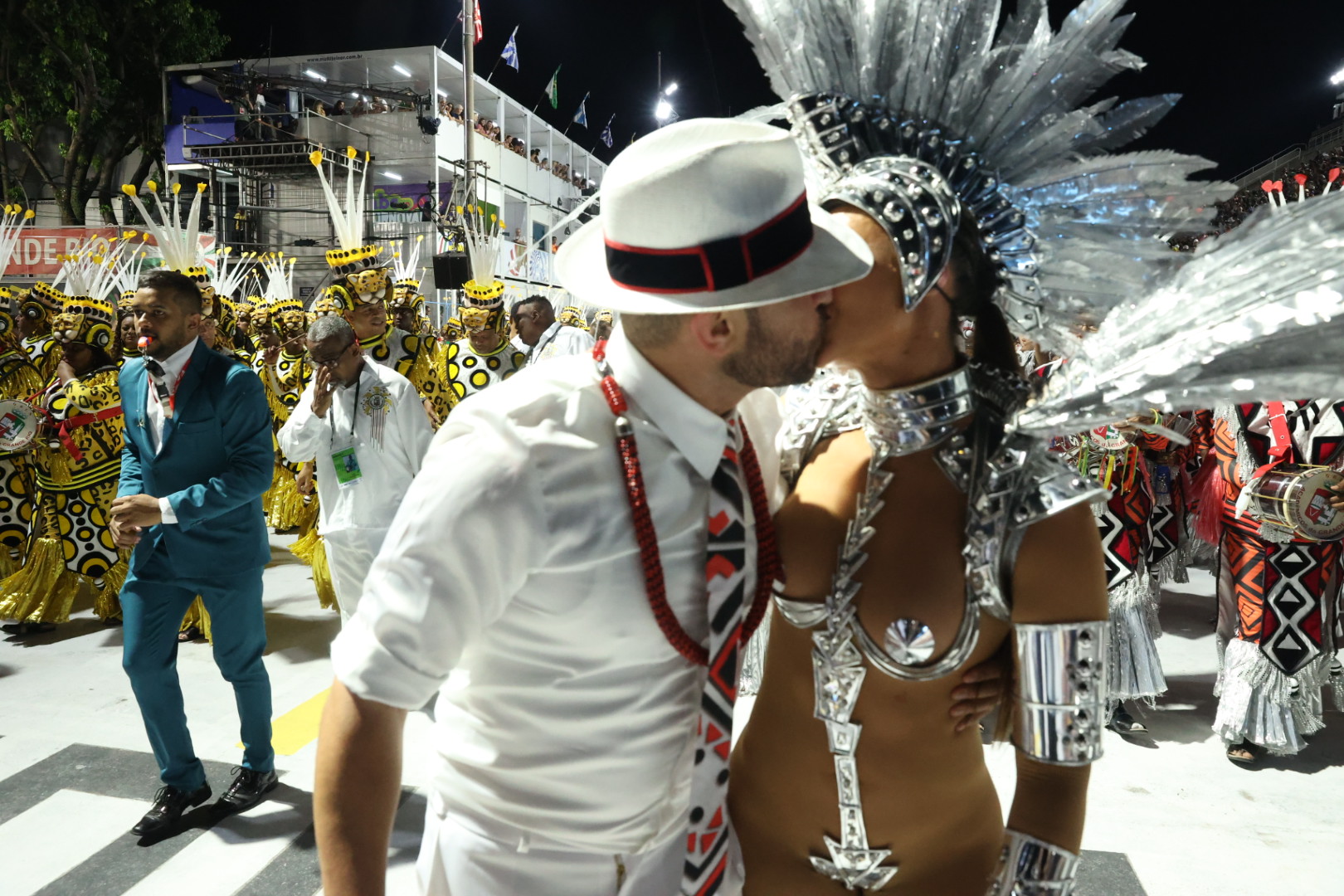 Paolla Oliveira e Diogo Nogueira na Sapucaí