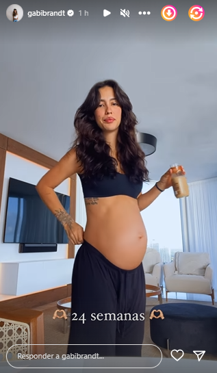 Gabi Brandt exibe barrigão de 6 meses