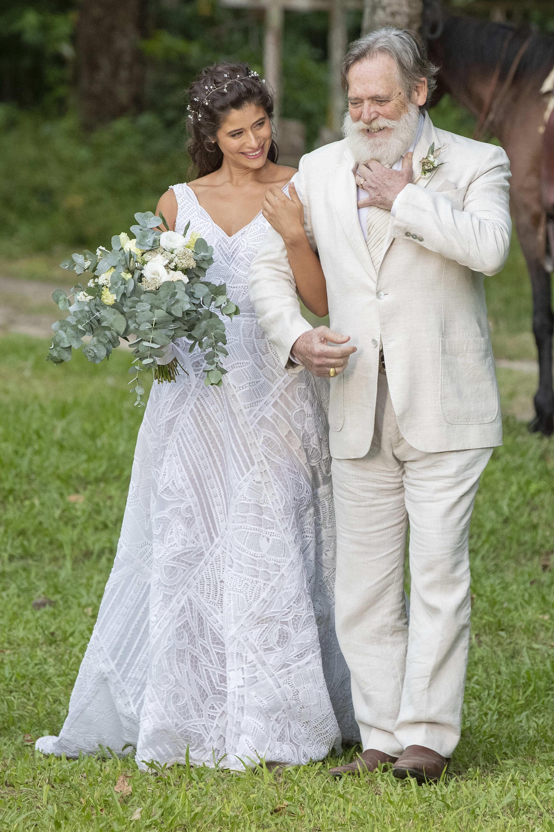 Casamento de José (Sergio Guizé) e Candoca (Isadora Cruz) na novela 'Mar do Sertão'