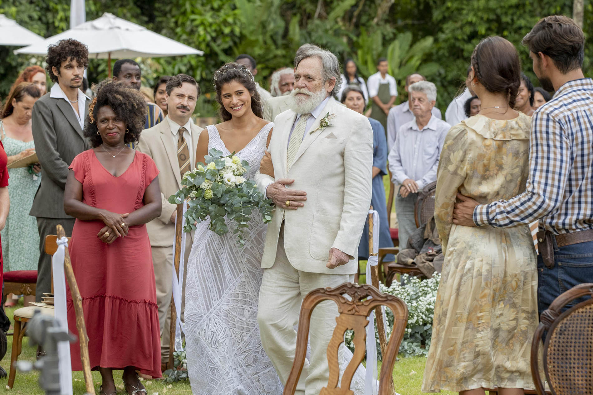 Casamento de José (Sergio Guizé) e Candoca (Isadora Cruz) na novela 'Mar do Sertão'