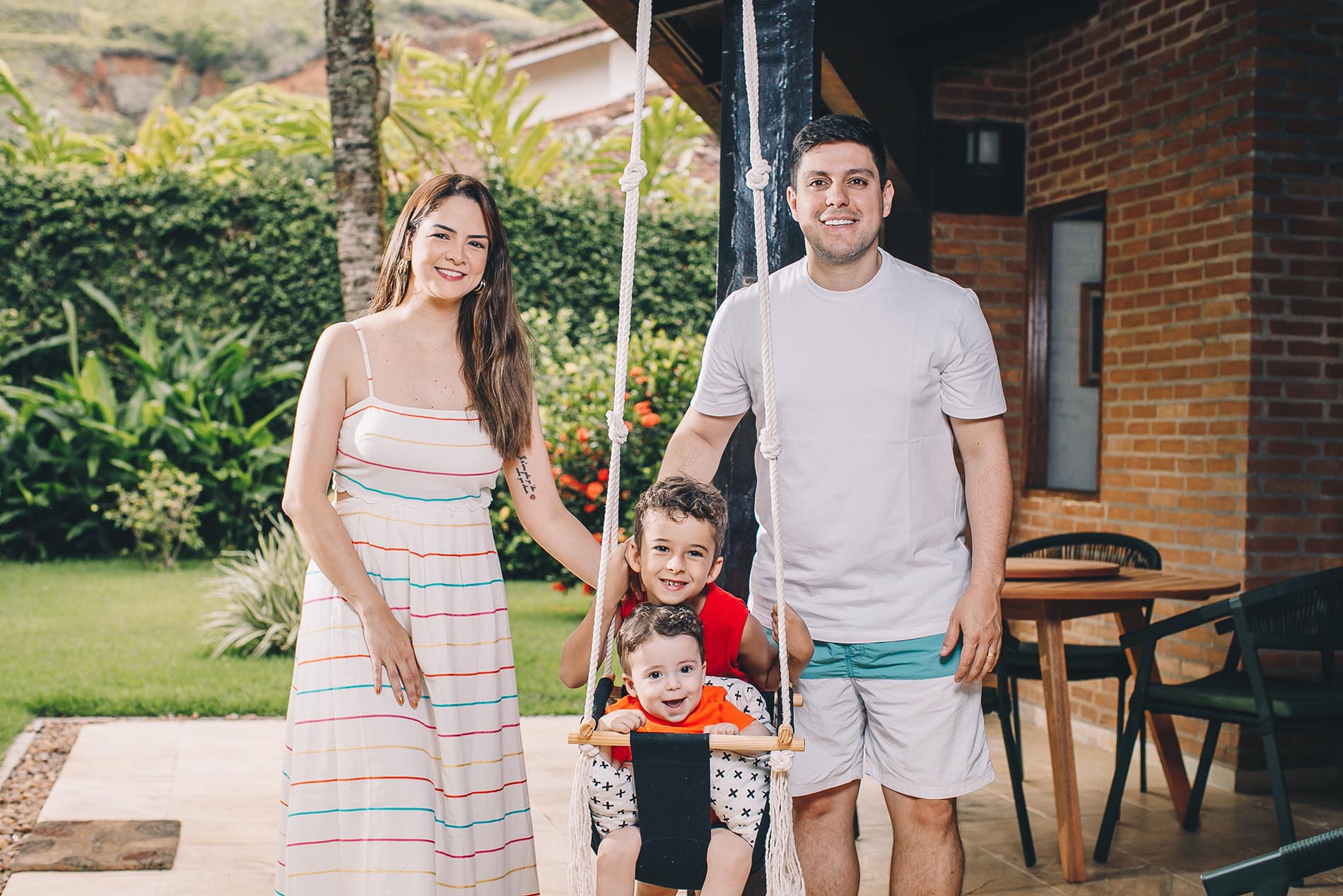 Maria Cecília e Rodolfo curtem as férias com os filhos, Martín e Pedro