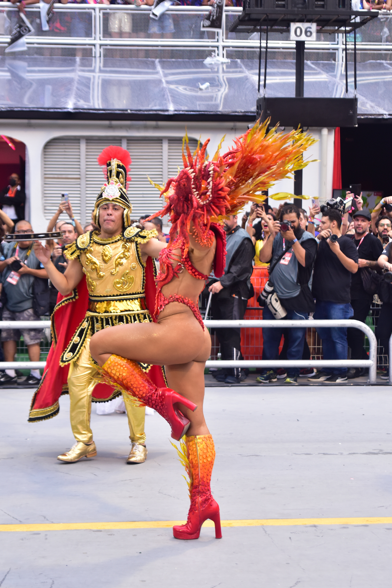 Sabrina Sato no desfile da Gaviões da Fiel