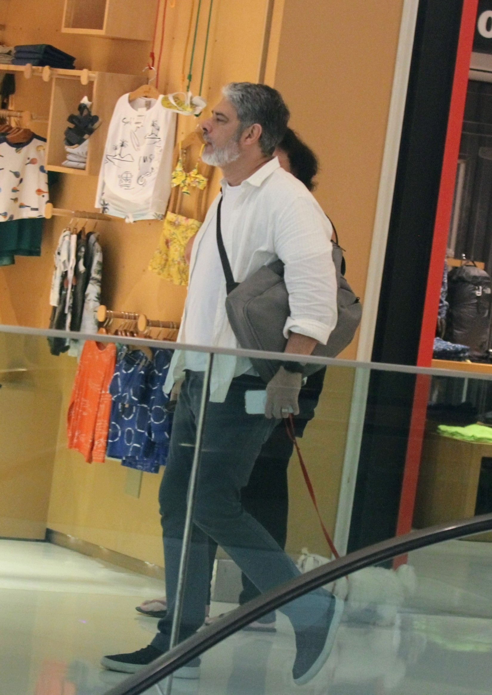 William Bonner em um shopping no Rio de Janeiro