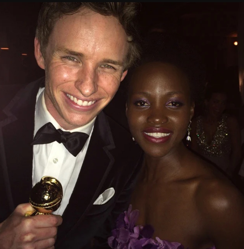 Lupita e Eddie Redmayne