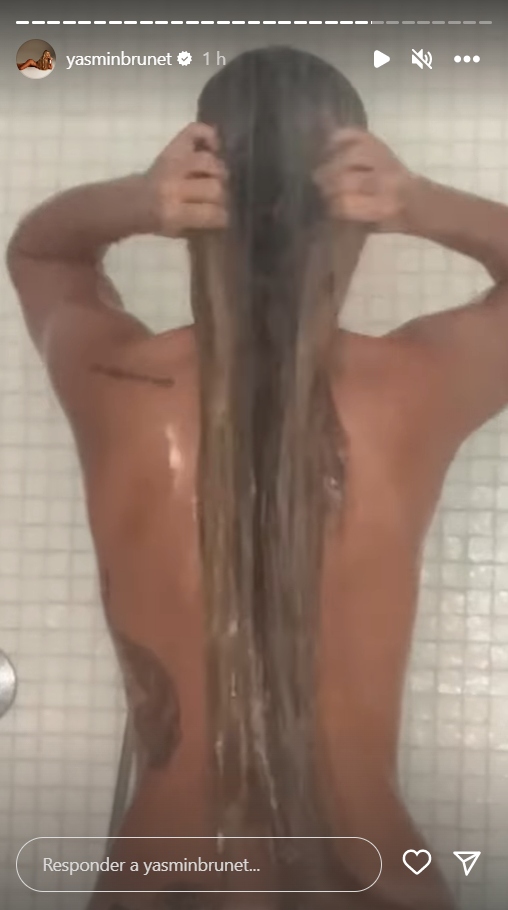 Yasmin Brunet tomando banho - Créditos: Reprodução / Instagram