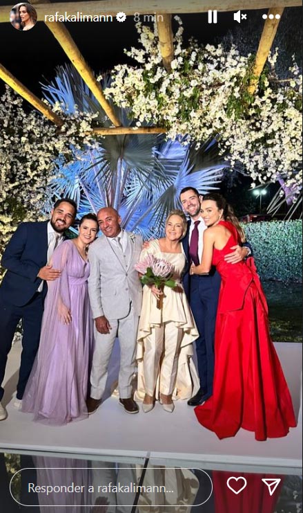 Rafa Kalimann celebra o casamento de sua mãe ao lado do seu irmão