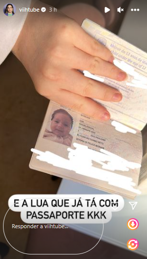 Viih Tube mostra passaporte da filha Lua