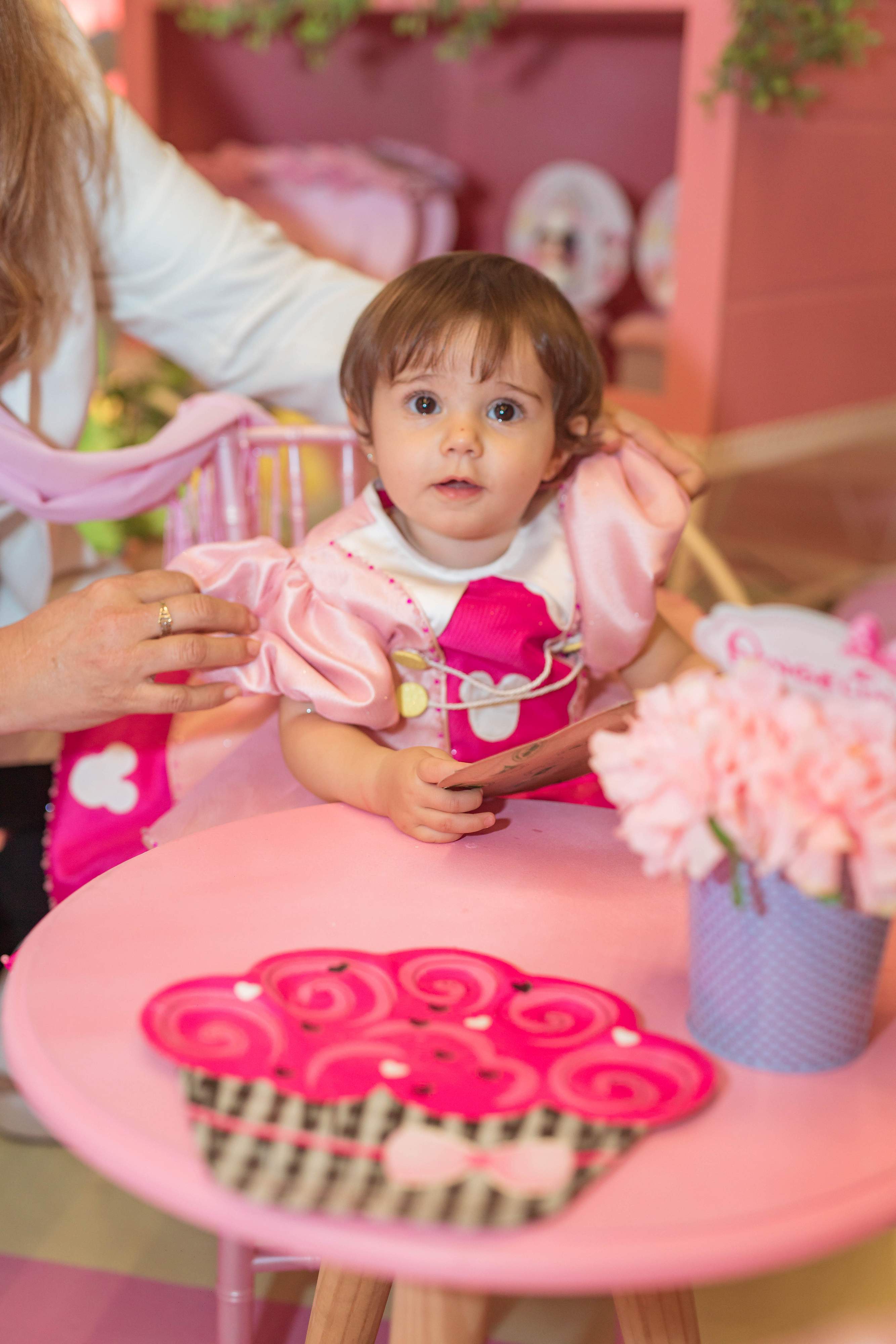 Thiago Arancam comemora o aniversário da filha caçula com festa luxuosa