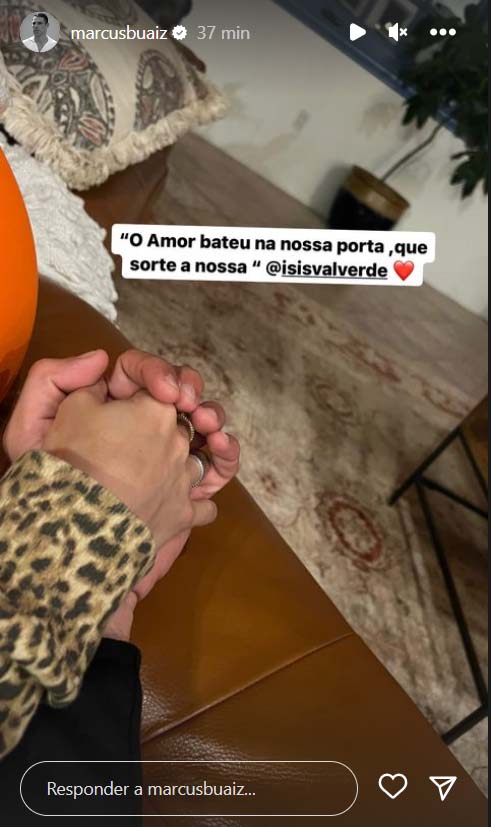 Isis Valverde e Marcus Buaiz mostram fotos juntos