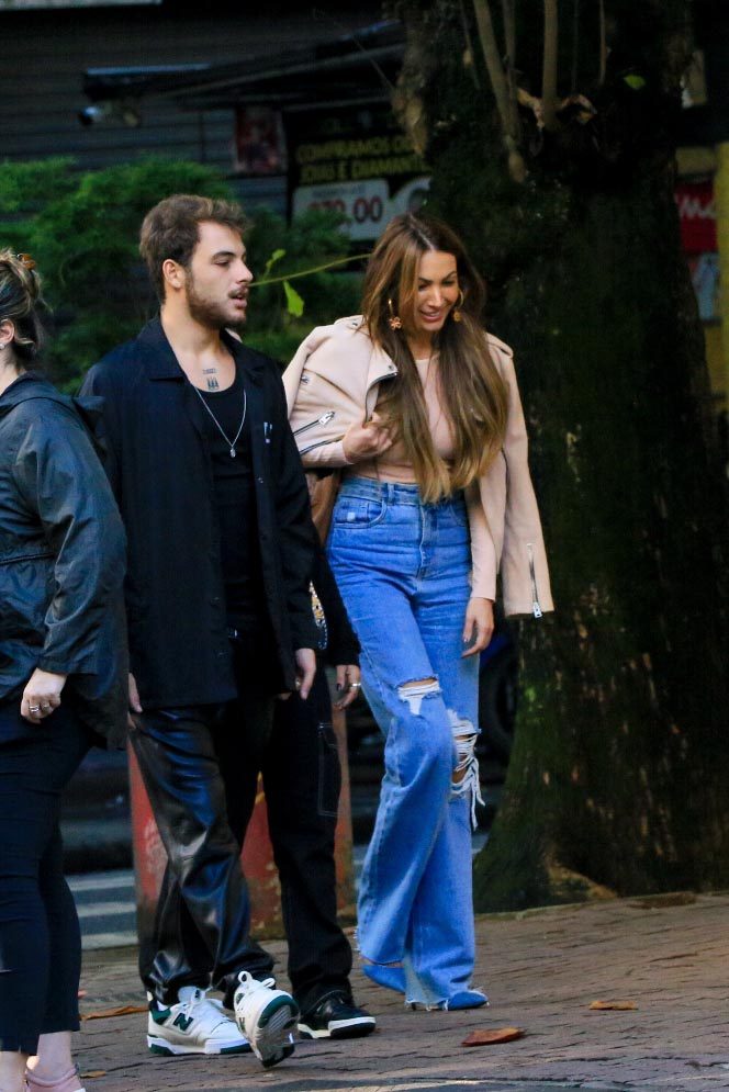 Patricia Poeta curte passeio com o filho, Felipe