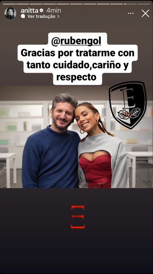 Anitta com o produtor executivo da série Rubén Goldfarb