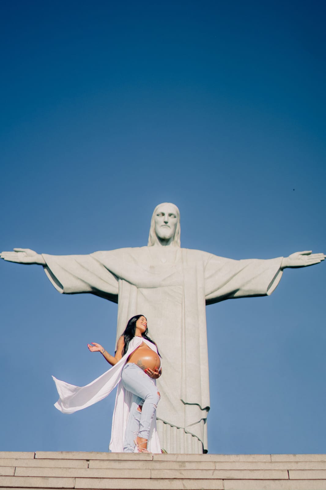 Evelyn Regly no Cristo Redentor - Créditos: Raquel Lucena