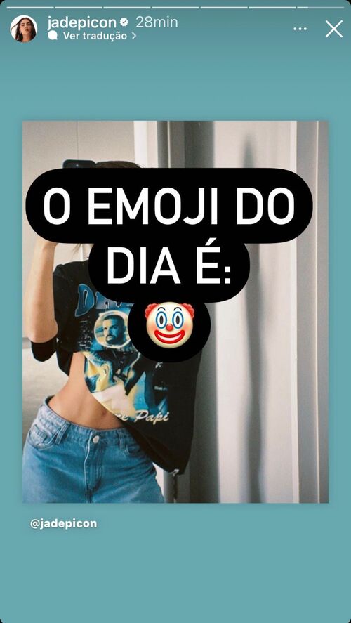 Nos stories, a intérprete de Chiara na novela das 21h ainda reclamou do ocorrido e escreveu “O emoji de hoje é” seguido de um emoji de palhaço. 