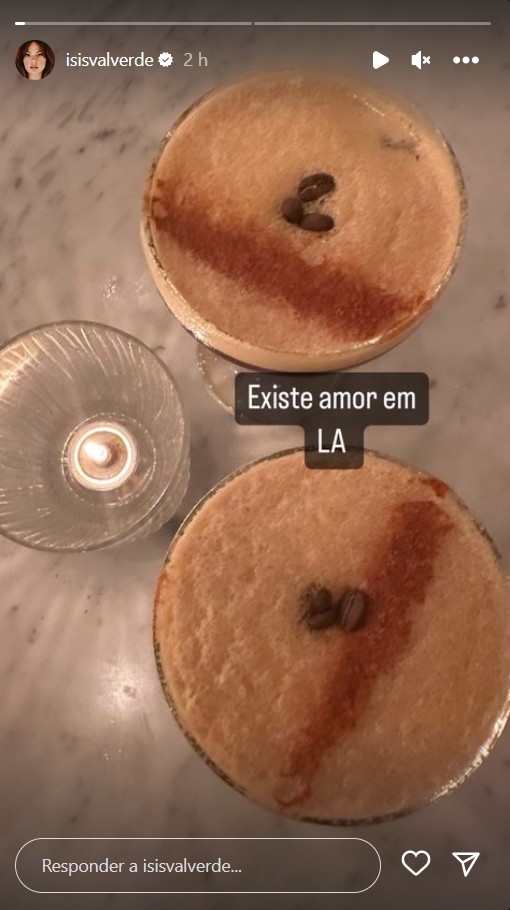 Isis Valverde mostra duas taças - Créditos: Reprodução / Instagram