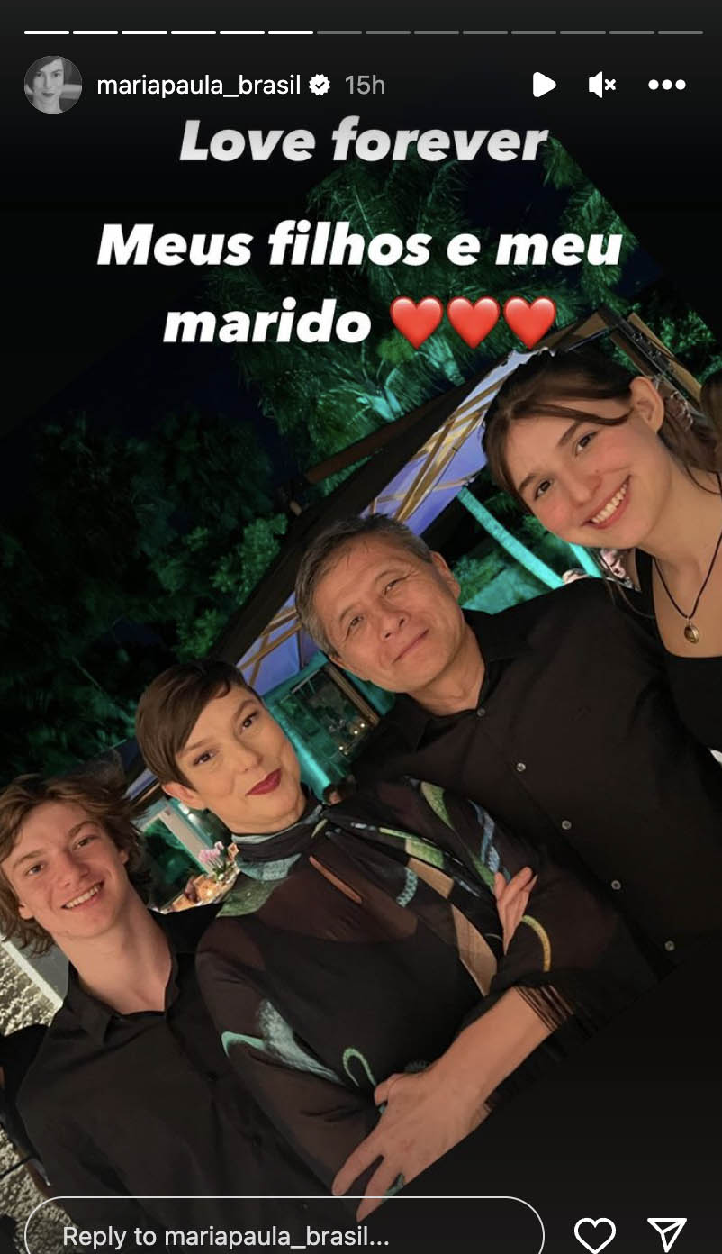 Maria Paula mostra fotos com a família