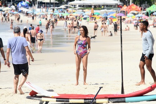 Mas este não foi o primeiro flagra de Andréa na praia neste ano. Alguns 