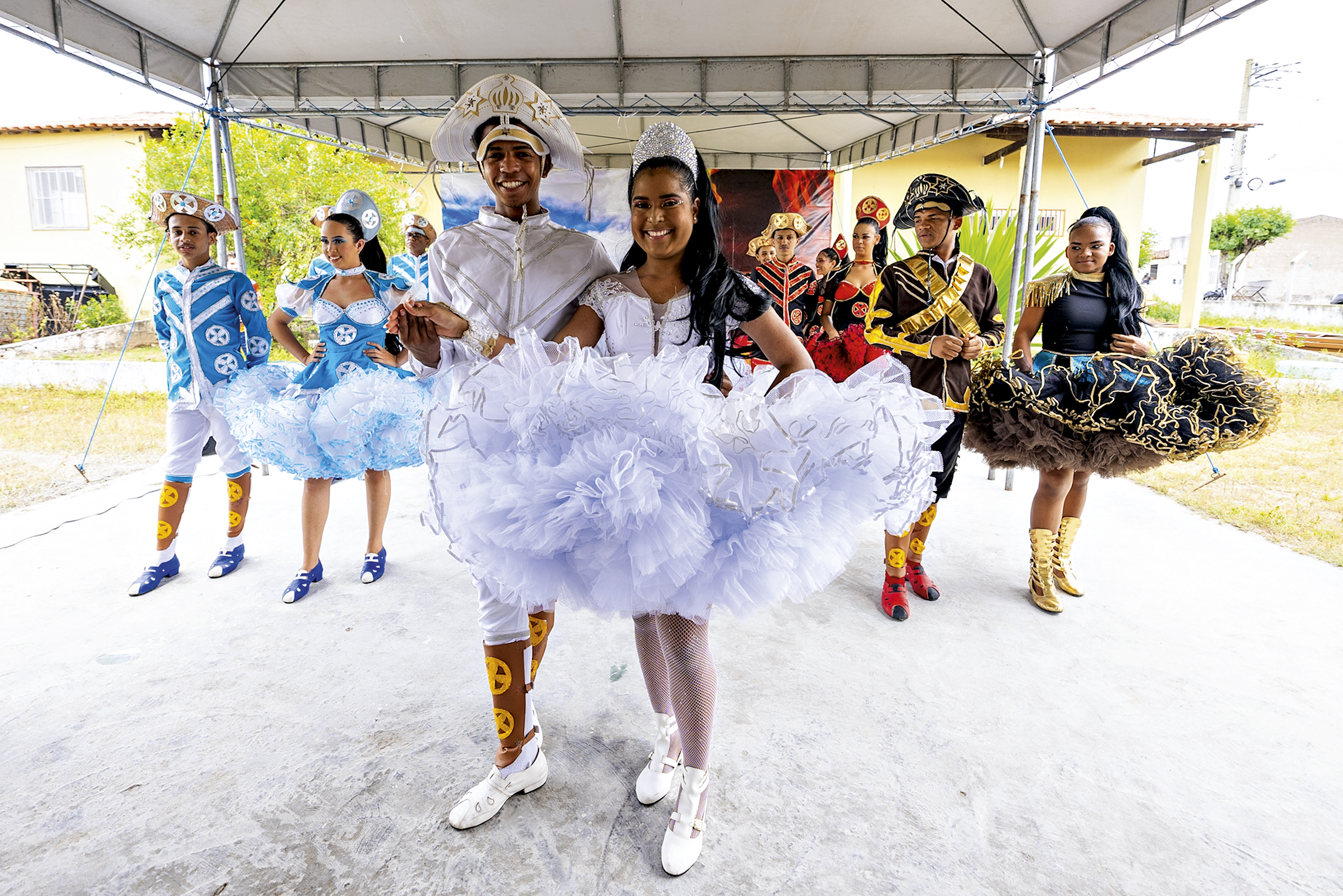 Gardênia Cavalcanti e Thiaguinho se emocionam em pleno sertão de Alagoas