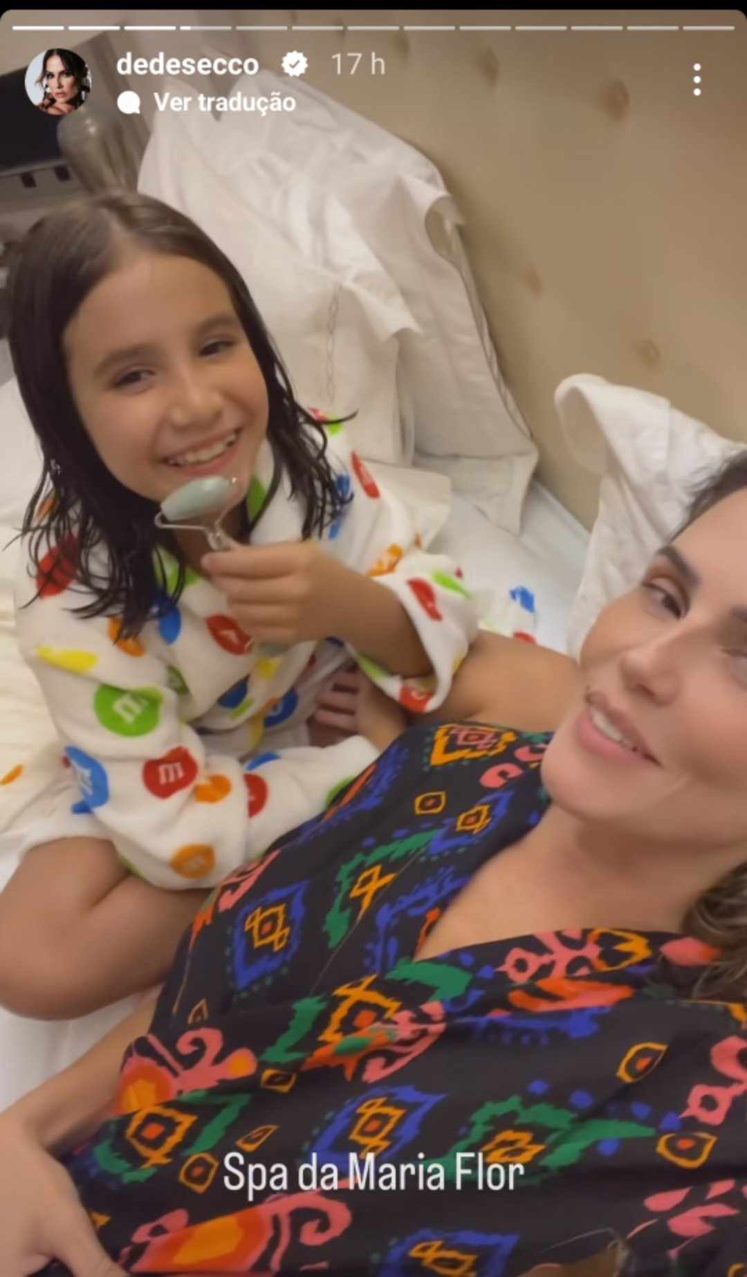 Filha Deborah Secco faz spa com a atriz