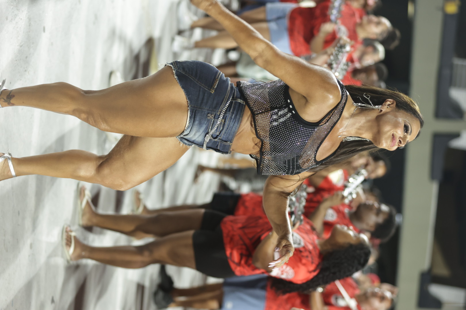 Viviane Araújo aposta em look descontraído para ensaio de Carnaval - Foto: Anderson Borde/AgNews