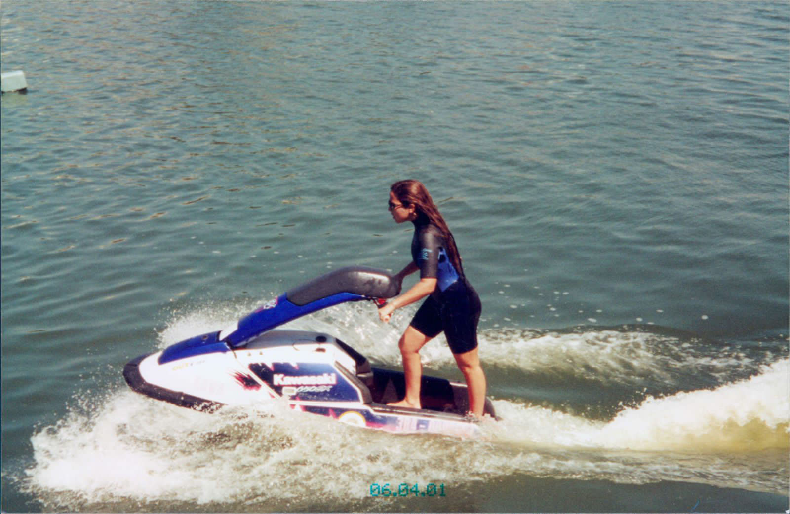 Wanessa Camargo andando de Jet Ski na fazenda “É o Amor”. Até hoje, ela adora praticar a atividade - Foto: Arquivo Pessoal